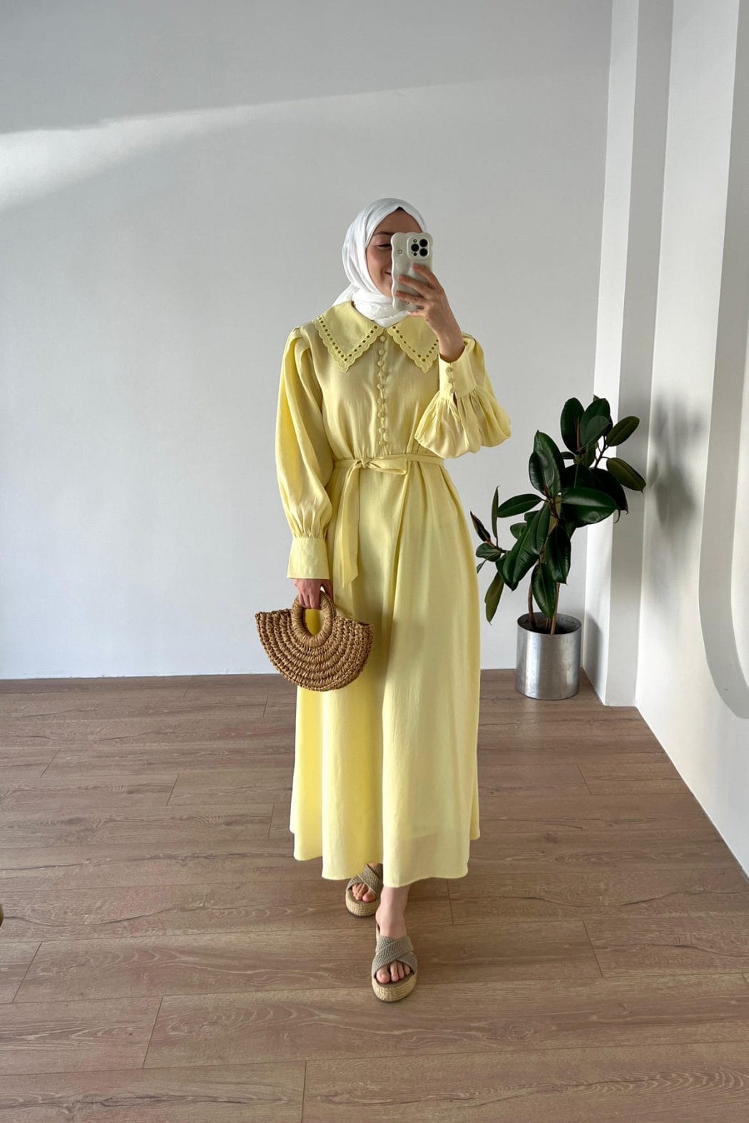 Yakası Nakışlı Modal Elbise Sarı - Görsel 3