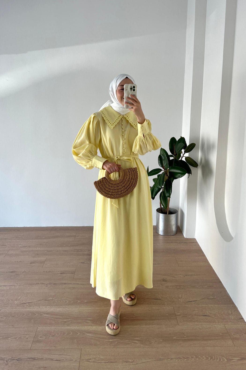 Yakası Nakışlı Modal Elbise Sarı - Görsel 4